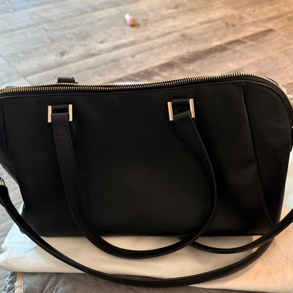 Elegant Black concealed carry Leather Shoulder Bag